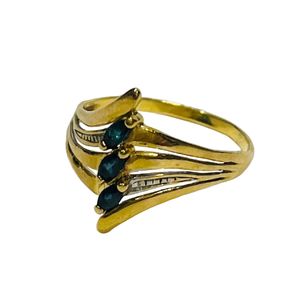 Bague en or Jaune 18 carats ornée de saphir