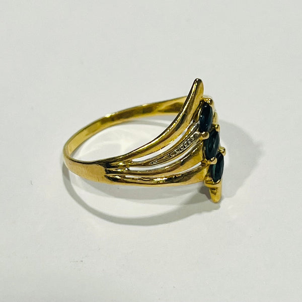 Bague en or Jaune 18 carats ornée de saphir