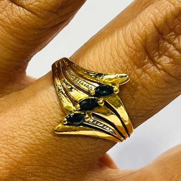 Bague en or Jaune 18 carats ornée de saphir