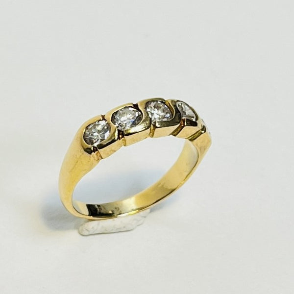 Alliance demi tour avec 0,80ct de diamants