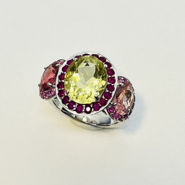 Bague or avec pierres précieuses