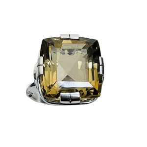 Chevalière or avec quartz