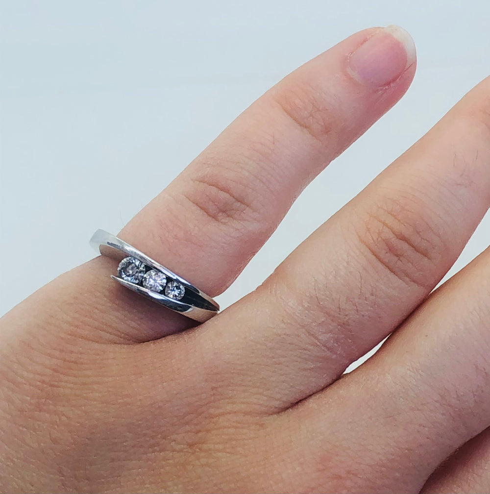 Bague GAREL Neima 18K 3 diamants T.50