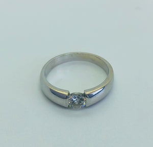 Bague Solitaire en Or Blanc 18K 0,36 ct T.52