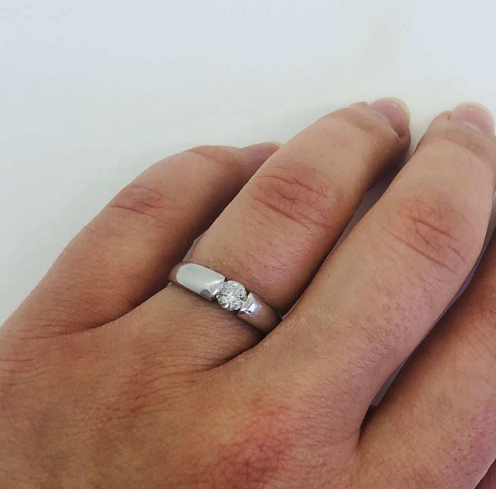 Bague Solitaire en Or Blanc 18K 0,36 ct T.52