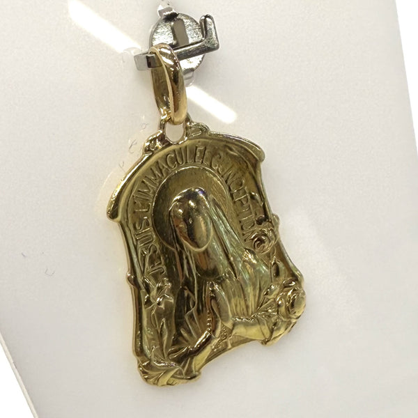 Pendentif signe vierge en or jaune