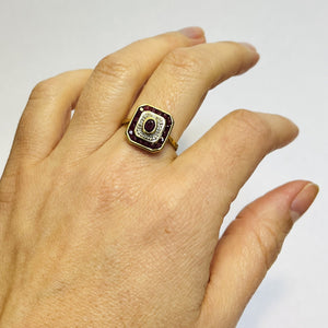Bague or avec rubis et diamants