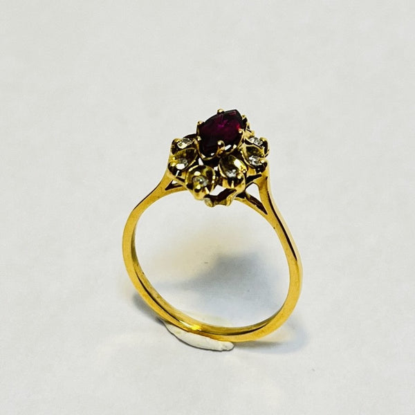 Bague marquise or avec rubis et diamants