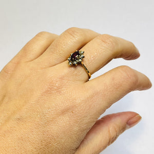 Bague marquise or avec rubis et diamants