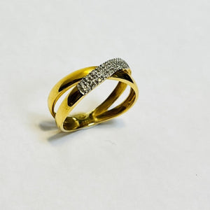 Bague croisée or avec éclats de diamants