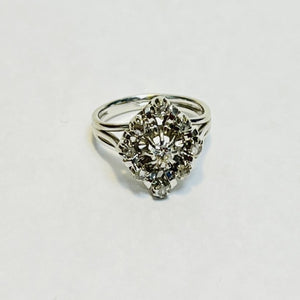 Bague marquise avec diamants