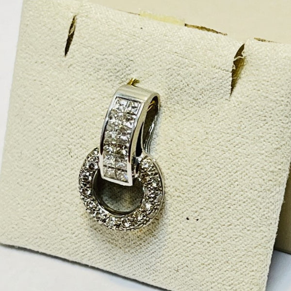 Pendentif or avec diamants