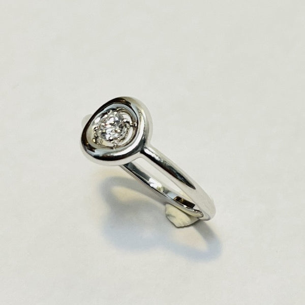 Bague or avec diamant solitaire