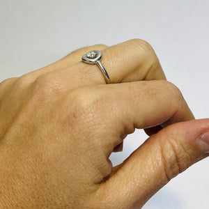 Bague or avec diamant solitaire