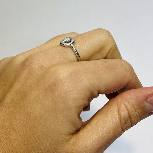Bague or avec diamant solitaire
