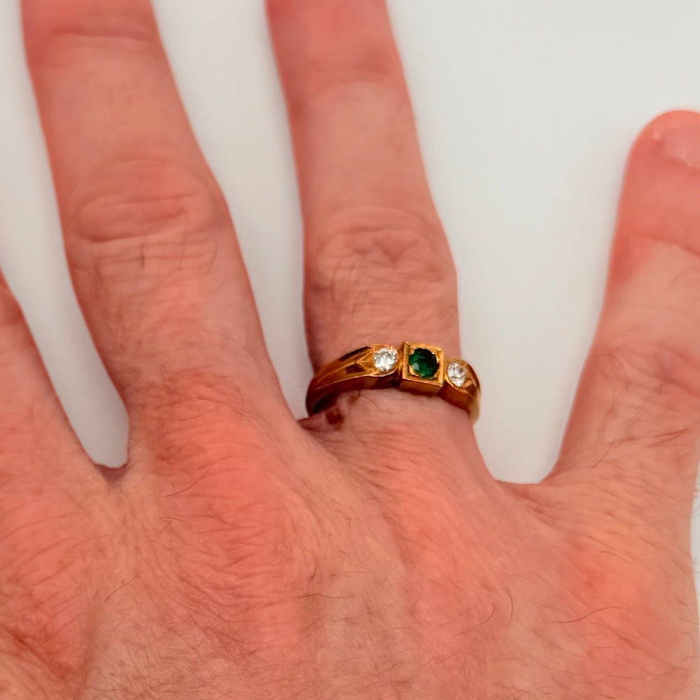 Bague en Or Jaune 18K avec Diamants et Saphir
