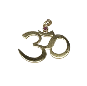 Joli Pendentif OM en Or Jaune 18k avec Rubis