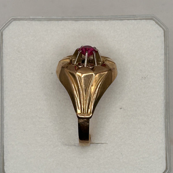 Bague or avec rubis
