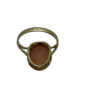 Bague or avec camée