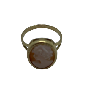 Bague or avec camée