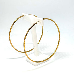 Joli bijou artisanal en or jaune - Boucles demi-créoles