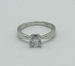 Solitaire en Or Blanc 18K et Pierre Scintillante