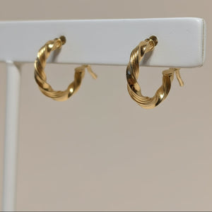 Boucles d'oreilles créoles en or jaune 18K