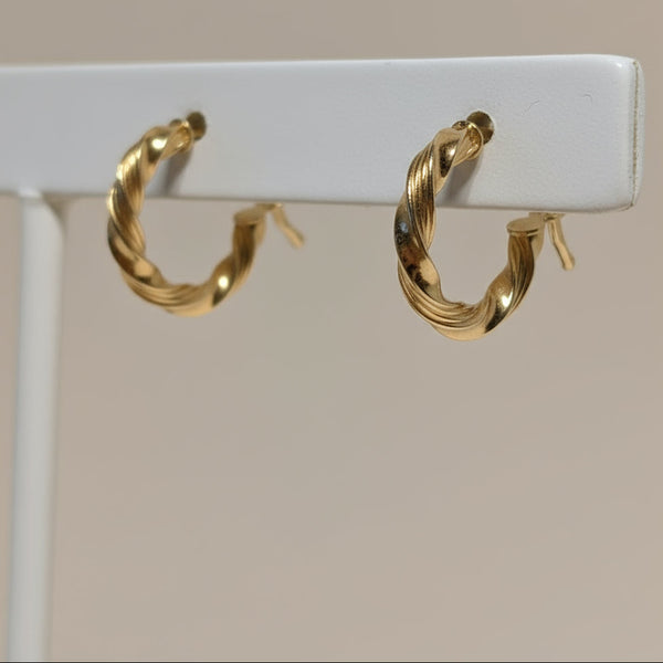 Boucles d'oreilles créoles en or jaune 18K