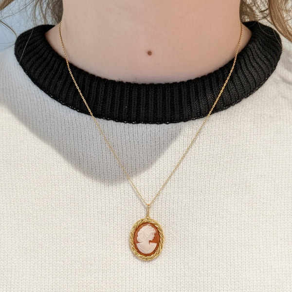 Pendentif Camée en Or Jaune 18K - 3.59g