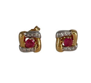 Boucles d'oreilles en or jaune 18K avec rubis