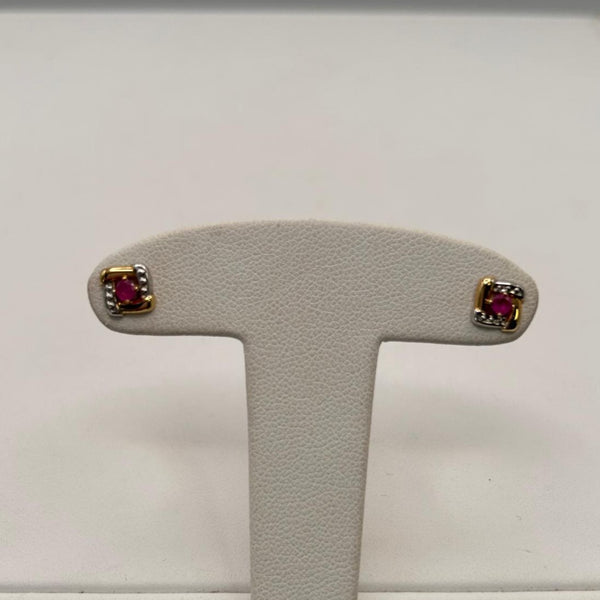 Boucles d'oreilles en or jaune 18K avec rubis