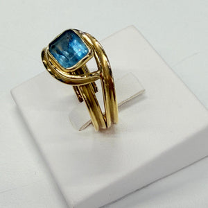 Bagues en or jaune 18 K avec topaze