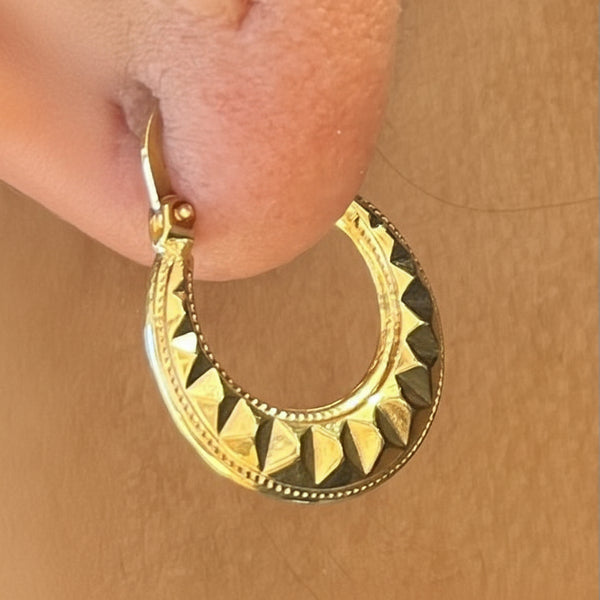 Boucles d'oreilles créoles en or jaune 18K - 1.20 Grs
