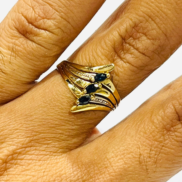 Bague en or Jaune 18 carats ornée de saphir