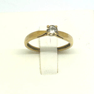 Bague solitaire en or jaune avec diamant