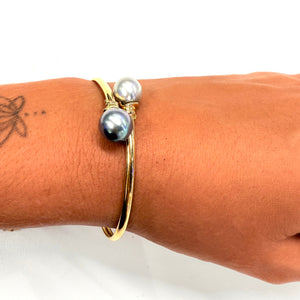 Bracelet jonc en or jaune 18K et perles de Tahiti - 9.20 Grs