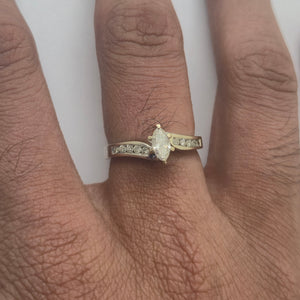 Bague marquise en or blanc 18 carats avec diamants