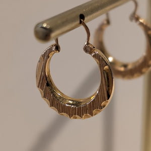 Boucles d'oreilles  en or jaune 18 carats Poids - 1.98 Grs