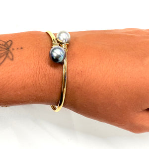 Bracelet jonc en or jaune 18K et perles de Tahiti - 9.20 Grs