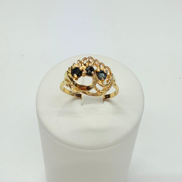 Bagues en or jaune 18k avec saphirs
