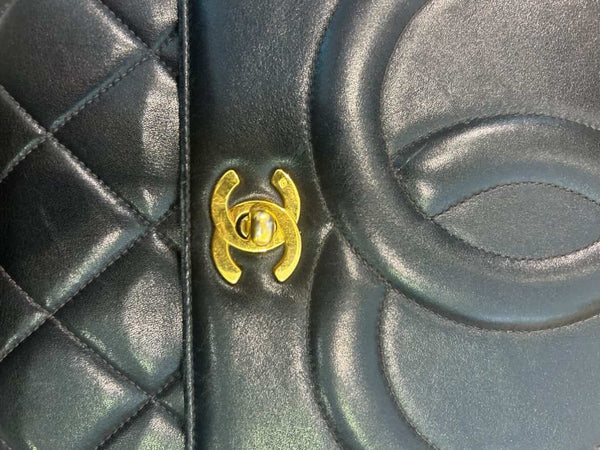 Sac porté épaule Chanel Cuir Noir Maxi Classic Flap Jumbo