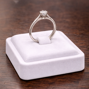 Bague Solitaire en Or Blanc 18K - Taille 49 -  1.31 G