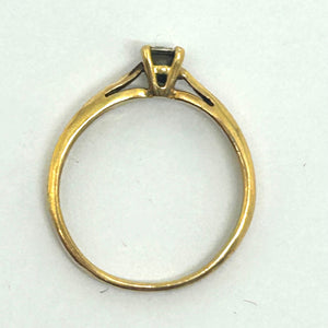 Bague solitaire en or jaune avec diamant