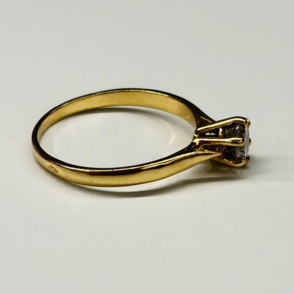 Bague Solitaire en Or Jaune  avec  Oxyde de Zirconium