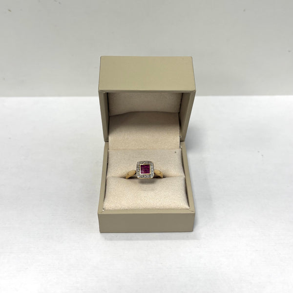 Bague Empierrée en or jaune 18 carats