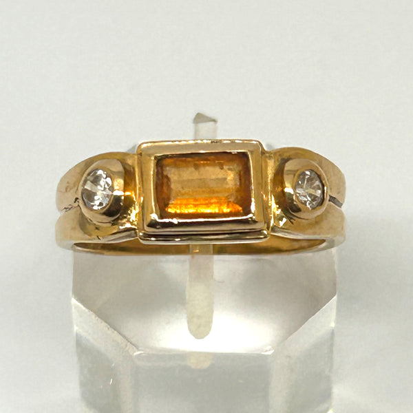 Bague en Or Jaune 18K avec Citrine et Oxyde de Zirconium