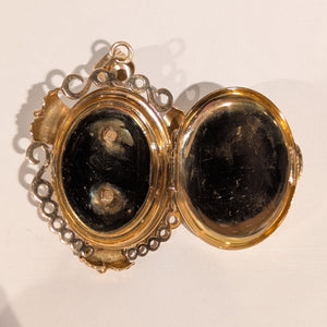Pendentif boite en or jaune avec perles naturelles