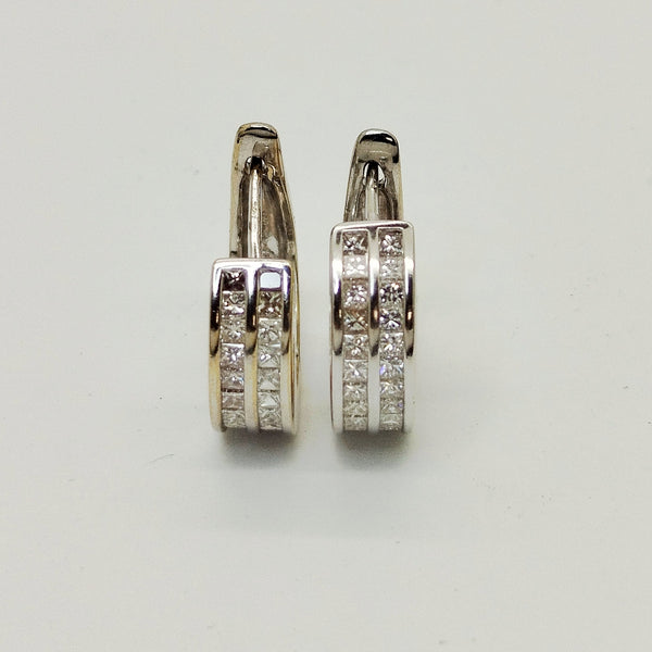 Boucles d'oreilles  en or blanc 18 carats Poids-5.66 Grs