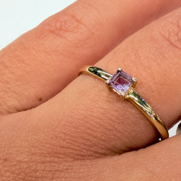 Superbe bague en or jaune 18k avec Améthyste