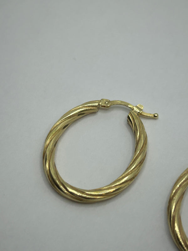 Boucles d’oreilles créoles en or jaune 18 K - 7.27 Grs